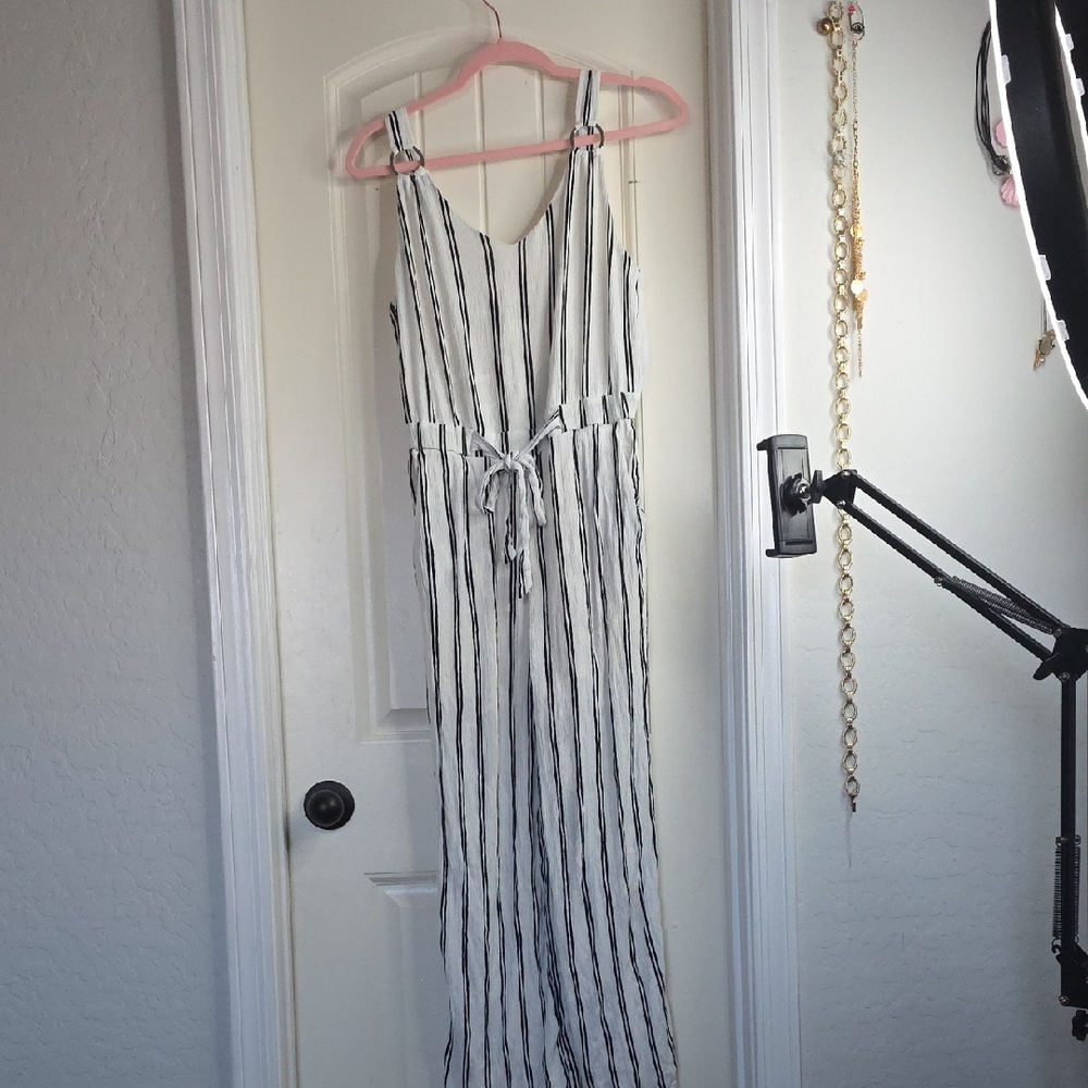 Derek Heart White Jumpsuit With Black Accents